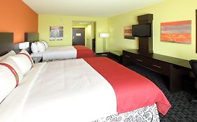 Holiday Inn Garland By Ihg